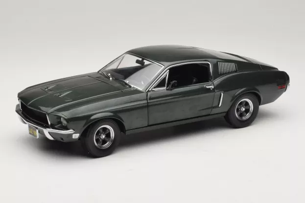 Greenlight Ford Mustang Gt390 Bullitt With Figure Steve Mcqueen 1968 1:18 12885